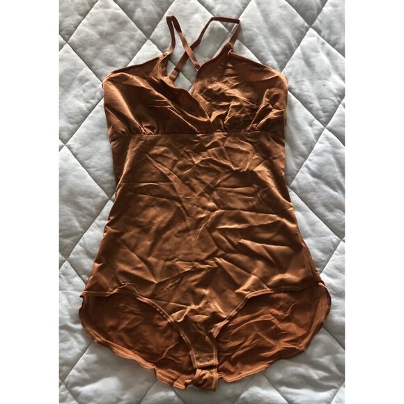 New SKIMS Brief Bodysuit with Snaps Light Compression Shapewear Size Large Bronz - Picture 6 of 11